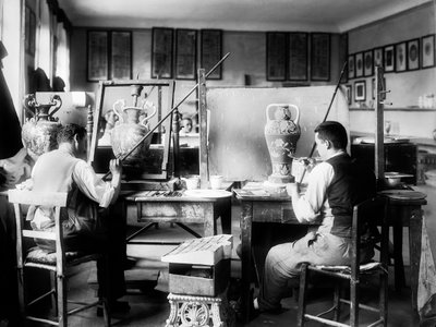 Decorateurs in de Ginori Fabriek, in Doccia nabij Florence, 1937 door Fratelli Alinari Fratelli Alinari
