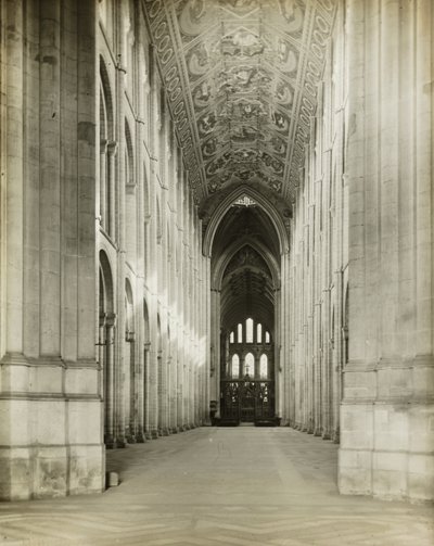 Kathedraal van Ely: Schip vanaf portiekdeur door Frederick H. Evans
