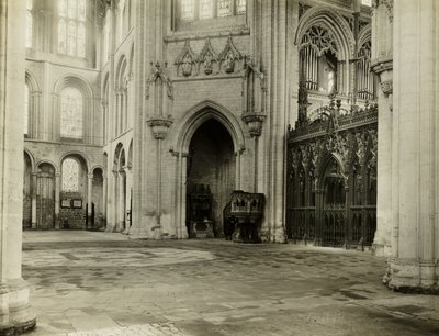 Kathedraal van Ely: Octagon van South Transept Stoelen en banken verwijderd door Frederick H. Evans