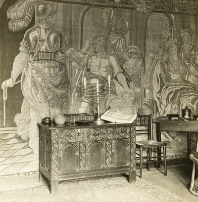 Kelmscott Manor: Details wandtapijt door Frederick H. Evans