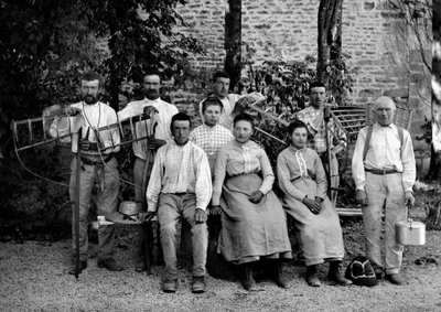 Landarbeiders en hun gereedschap, circa 1890 door French Photographer