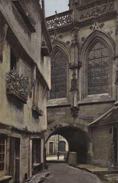 Falaise, Kerk van de Drie-eenheid, doorgang onder het koor door French Photographer