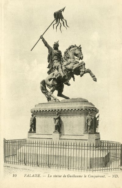 Falaise, Het standbeeld van Willem de Veroveraar, ND door French Photographer