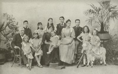 Ferdinand De Lesseps, met zijn vrouw en kinderen door French Photographer