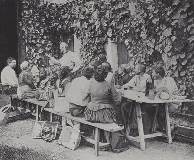Druivenplukkers eten lunch door French Photographer