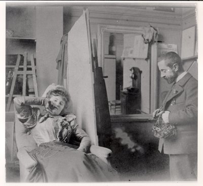 Henri de Toulouse-Lautrec (1864-1901) in zijn atelier met Misia Natanson door French Photographer