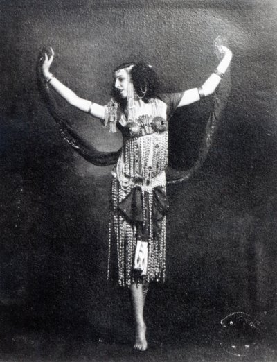 Ida Rubinstein in de rol van Salome door French Photographer