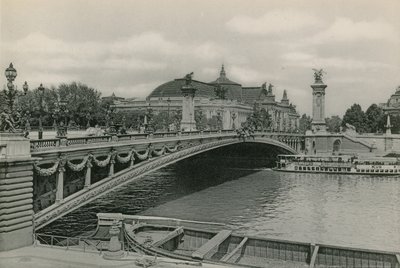 Le Pont Alexandre III et le Grand Palais (fotogravure) door French Photographer