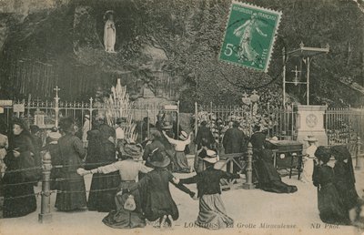 Lourdes, La Grotte Miraculeuse door French Photographer
