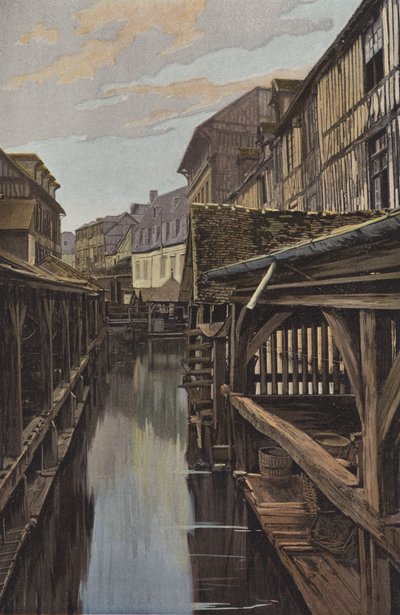 Louviers, Wasplaats en houten huizen door French Photographer
