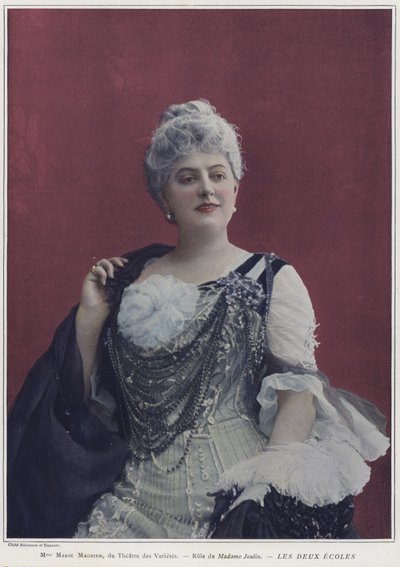 Marie Magnier als Madame Joulin in Les Deux Ecoles door French Photographer