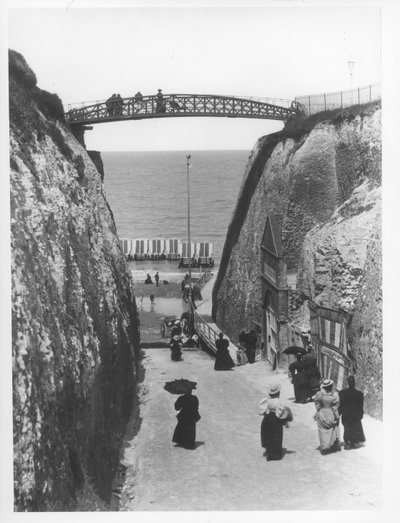 Newgate Gap, Margate, c.1900 door French Photographer