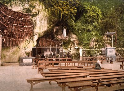 Onze-Lieve-Vrouw van Lourdes, 1890-1900 door French Photographer