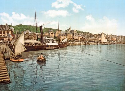 Pakketboot op de Touques Rivier, Trouville, gepubliceerd 1900 door French Photographer