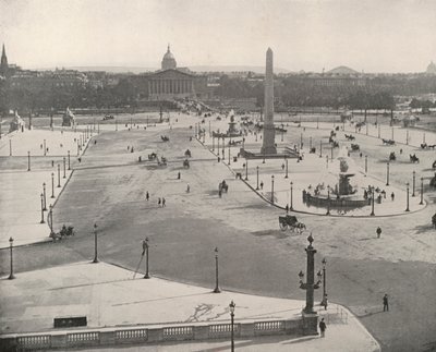 Parijs: Een zuidelijk uitzicht over de Place de la Concorde (zw/w foto) door French Photographer