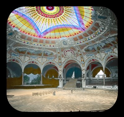 Parijs Expositie: Salle des Fetes, 1900 door French Photographer