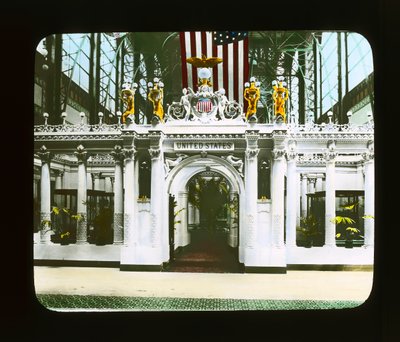 Parijs Expositie: Het Amerikaanse Paviljoen, elektrische sectie, 1900 door French Photographer