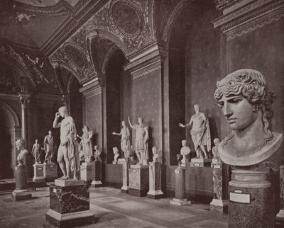 Parijs: Galerie van Augustus, Louvre Museum door French Photographer