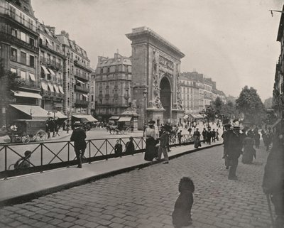 Parijs: Porte St Denis, lunchpauze (zw/w foto) door French Photographer