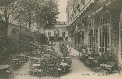 Patio van het Hotel Ritz, Parijs door French Photographer