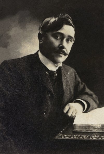 Portret van Maurice Maeterlinck (1862-1949), toneelschrijver, essayist, Franstalige Belgische dichter door French Photographer