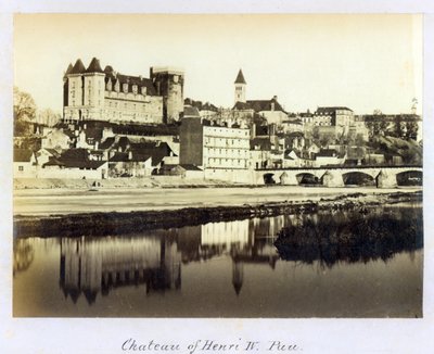 Ansichtkaart met het koninklijk kasteel van Pau waar koning Hendrik IV van Frankrijk en Navarra werd geboren op 13 december 1553, ca. 1900 door French Photographer