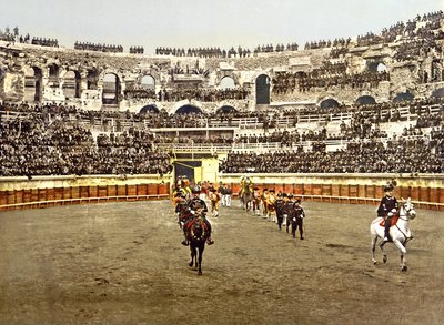 Processie van matadors in het Amfitheater in Nîmes, 1890-1900 door French Photographer