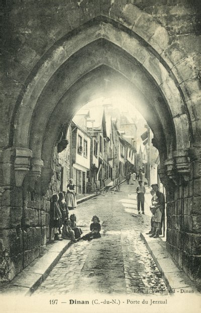 Rue du Jezual, Dinan door French Photographer