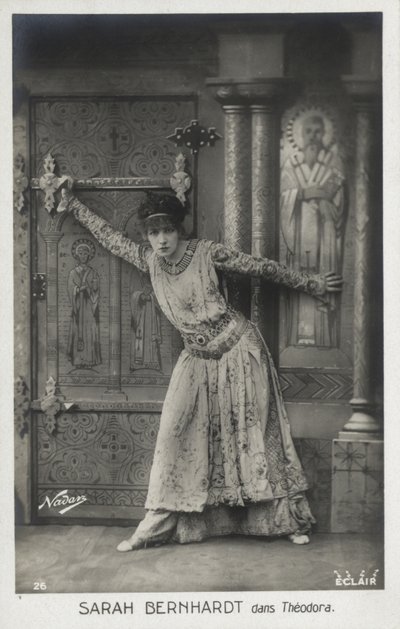 Sarah Bernhardt als Keizerin Theodora door French Photographer