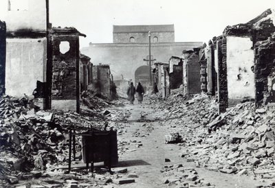 De verwoesting in China tijdens de Bokseropstand van 1900 door French Photographer