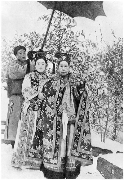 Tzu Hsi (1835-1908) Keizerin-weduwe van China, ca. 1903 door French Photographer