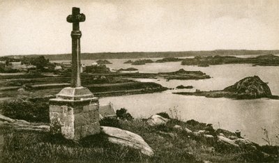 Île de Bréhat: Croix St Michel en de eilandjes van Kerpont, begin 20e eeuw door French Photographer