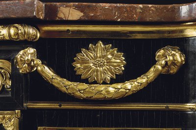 Een late Louis XV commode, c.1763-70 door French School