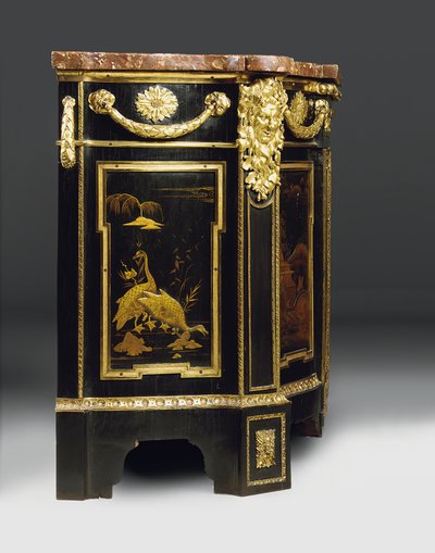 Een late Louis XV commode, ca. 1763-70 door French School