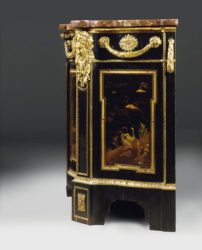 Een late Louis XV commode, ca. 1763-70 door French School