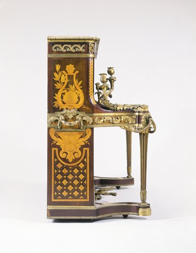 Een Marqueterie en Parqueterie-Ingelegde Staande Piano door French School