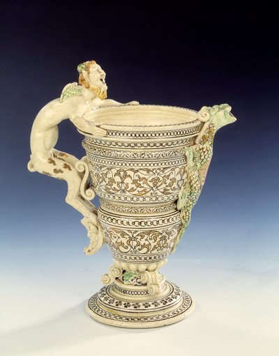 Aiguiere in fijne faience van Saint Porchaire. Het handvat is gevormd door de figuur van een fauna. 16e eeuw Egouen, Renaissance museum door French School