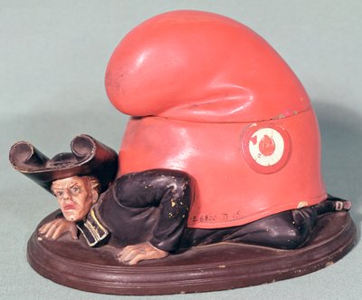 Een inktpot of tabakspot in de vorm van een priester verpletterd door een Frygische muts, 1870 door French School