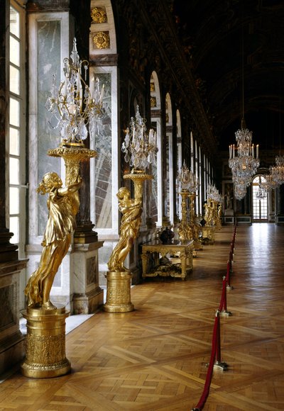 Architectuur: uitzicht op de gerestaureerde IJsgalerij. Versailles. Musee du Chateau door French School