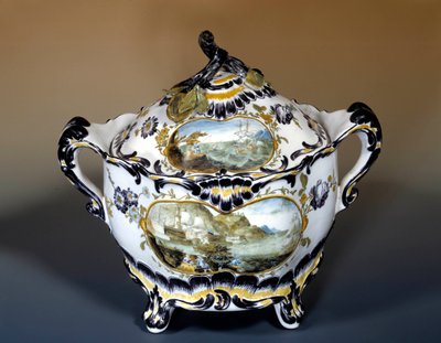 Grote sipiere, paarse decor van de 18e-eeuwse rococo stijl boot door French School