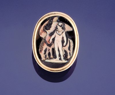 Camee ring met Bellerophon die Pegasus naar water leidt door French School