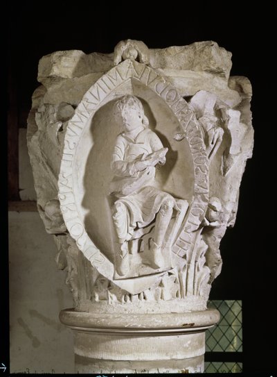 Kapiteel met de Eerste Sleutel van het Gregoriaans met een dulcimer speler, ca.1095 door French School