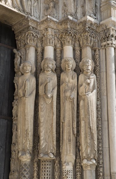 Kathedraal van Chartres, detail van het vuur rechts van de centrale baai van de koninklijke poort, van links naar rechts, een profeet, koning David, een koningin, Salomo door French School