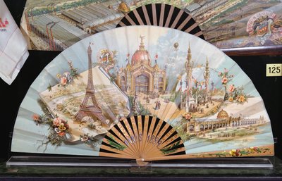 Herdenkingswaaier van de Exposition Universelle van 1889 in Parijs door French School