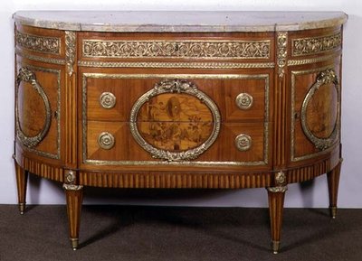 Commode, met tulpenhouten marqueteriepanelen, verguld bronzen beslag, door Joseph Stockel door French School