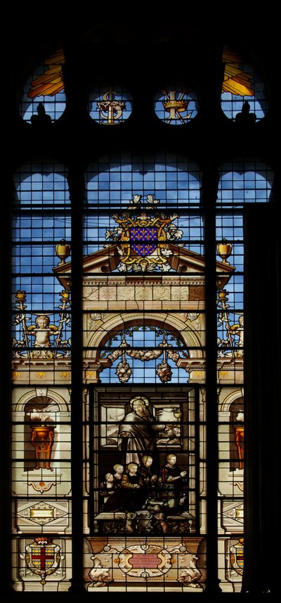 Met het zuidelijke raam in de kapel in het Kasteel van Chantilly door French School