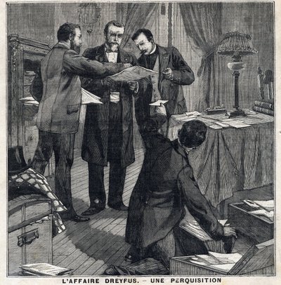 Dreyfus-affaire: Drie agenten in burger en een politiecommissaris doorzoeken het huis van Georges Picquart (1854-1914). In 
