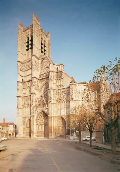 Algemeen uitzicht op de westgevel, gebouwd in de 13e-14e eeuw door French School
