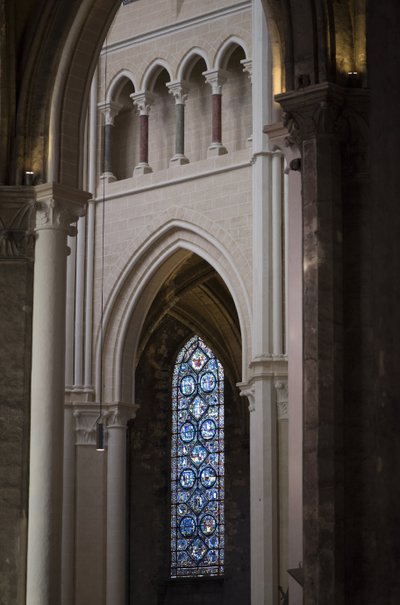 Interieur detail van de kathedraal van Chartres door French School