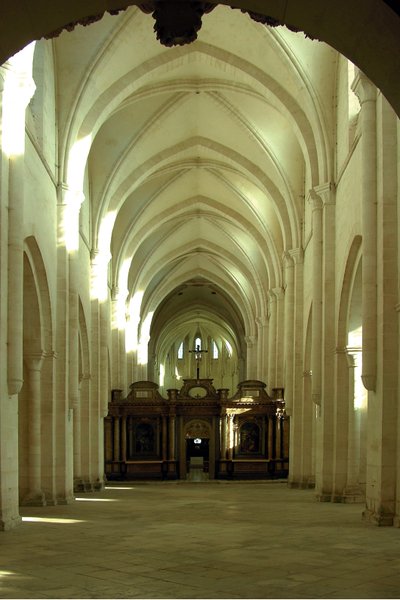 Interieur van de Cisterciënzer Abdij door French School
